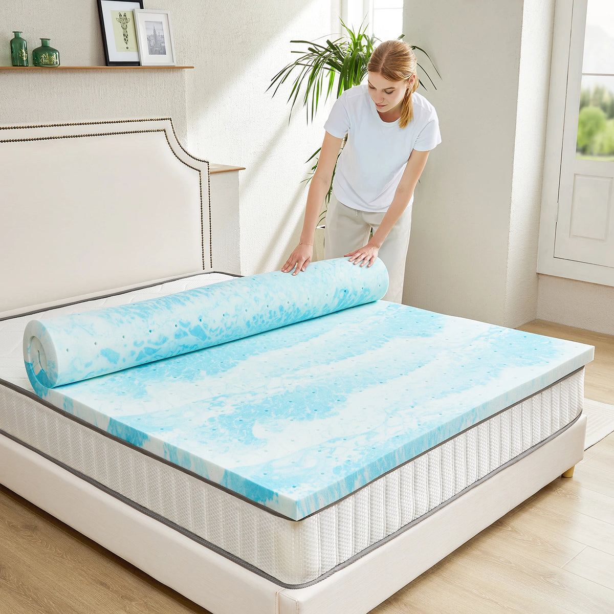 CrofGant Gel-Infused Memory Foam Cooling Mattress Topper