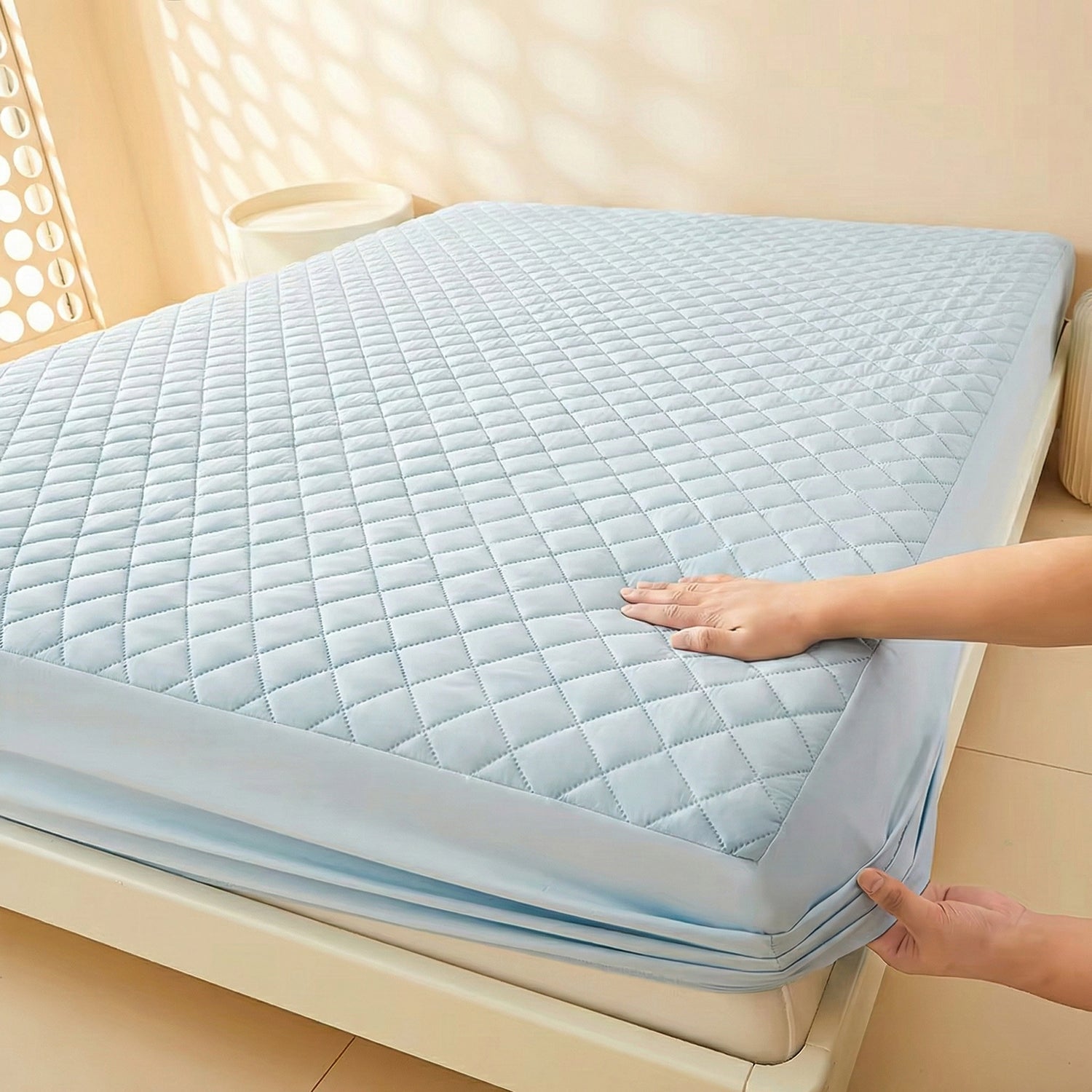 LaxProfi Waterproof Mattress Protector Quilted Breathable Noiseless TPU Barrier
