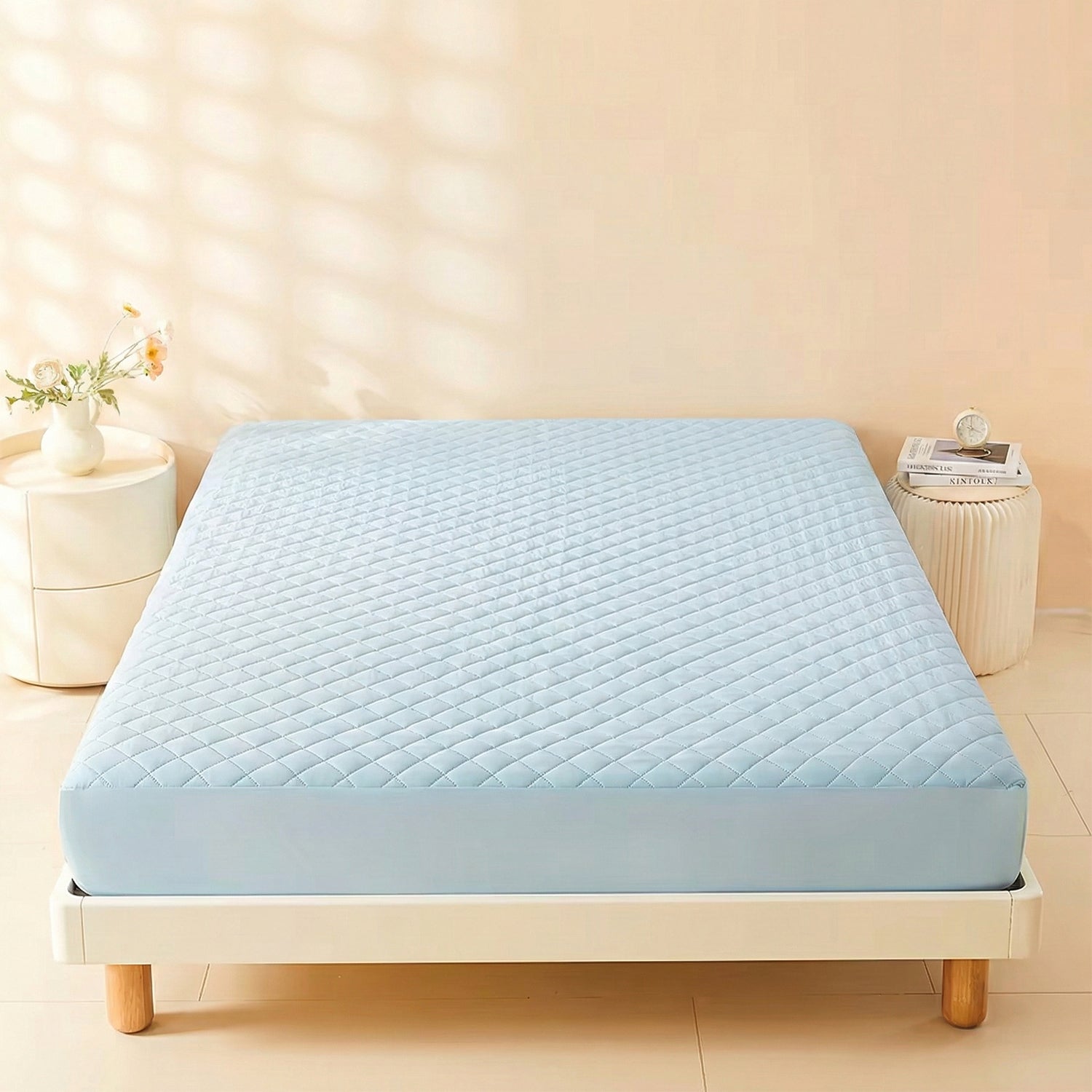 LaxProfi Waterproof Mattress Protector Quilted Breathable Noiseless TPU Barrier